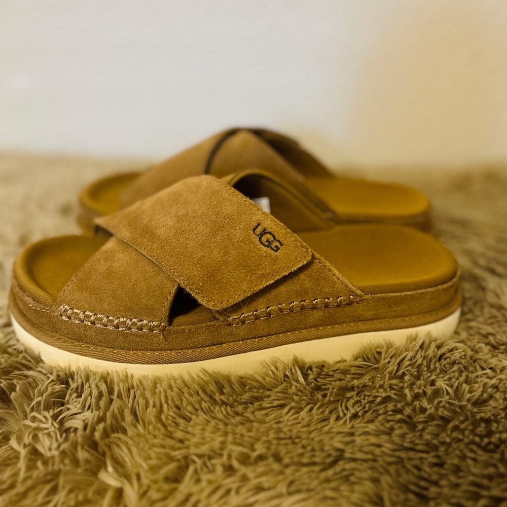 UGG GOLDENSTAR CROSS PLATFORM